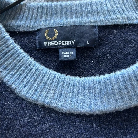 Fred Perry vintage blue and red genuine wool sweater - Picture 2 of 3